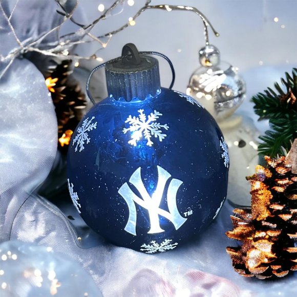 New York Yankees Light Up Glass Ball Ornament - Picture 2 of 2